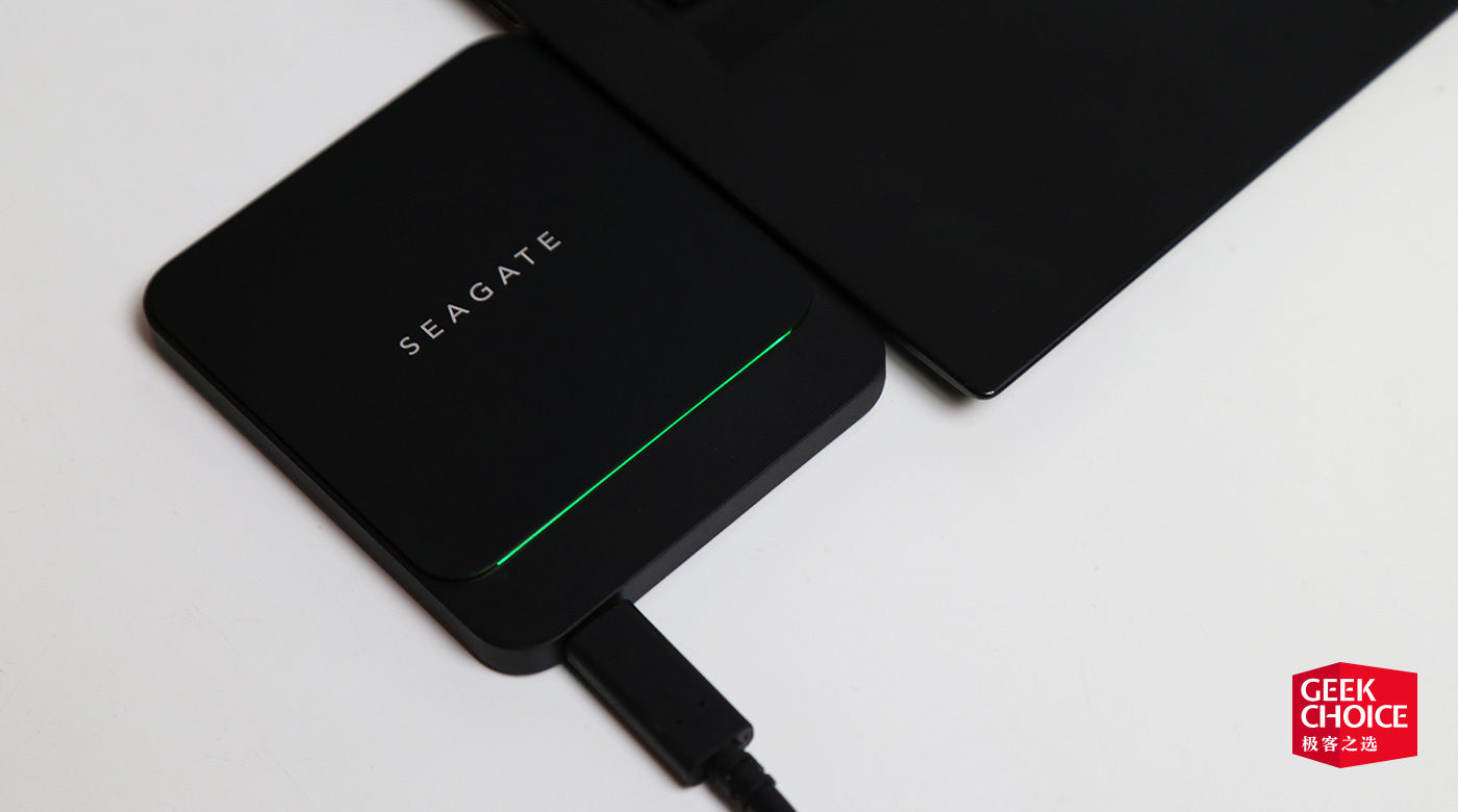 希捷酷鱼飞翼固态硬盘拆解,希捷酷鱼飞翼固态硬盘