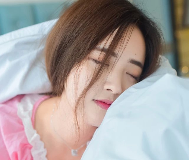 怎么追求内向的狮子座女生,如何追求内向文静的女孩