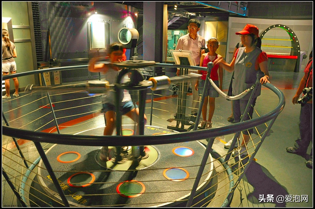 上海天文馆和科技馆哪个更值得去,上海自然博物馆和科技馆哪个好玩