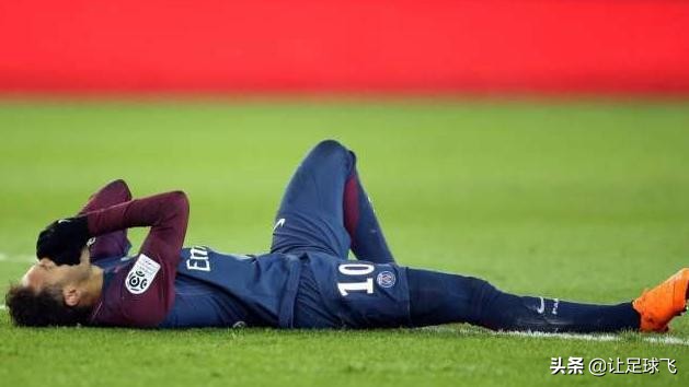 如何看待姜志鹏手臂骨折后入选国家队,并仍为俱乐部首发的行为?