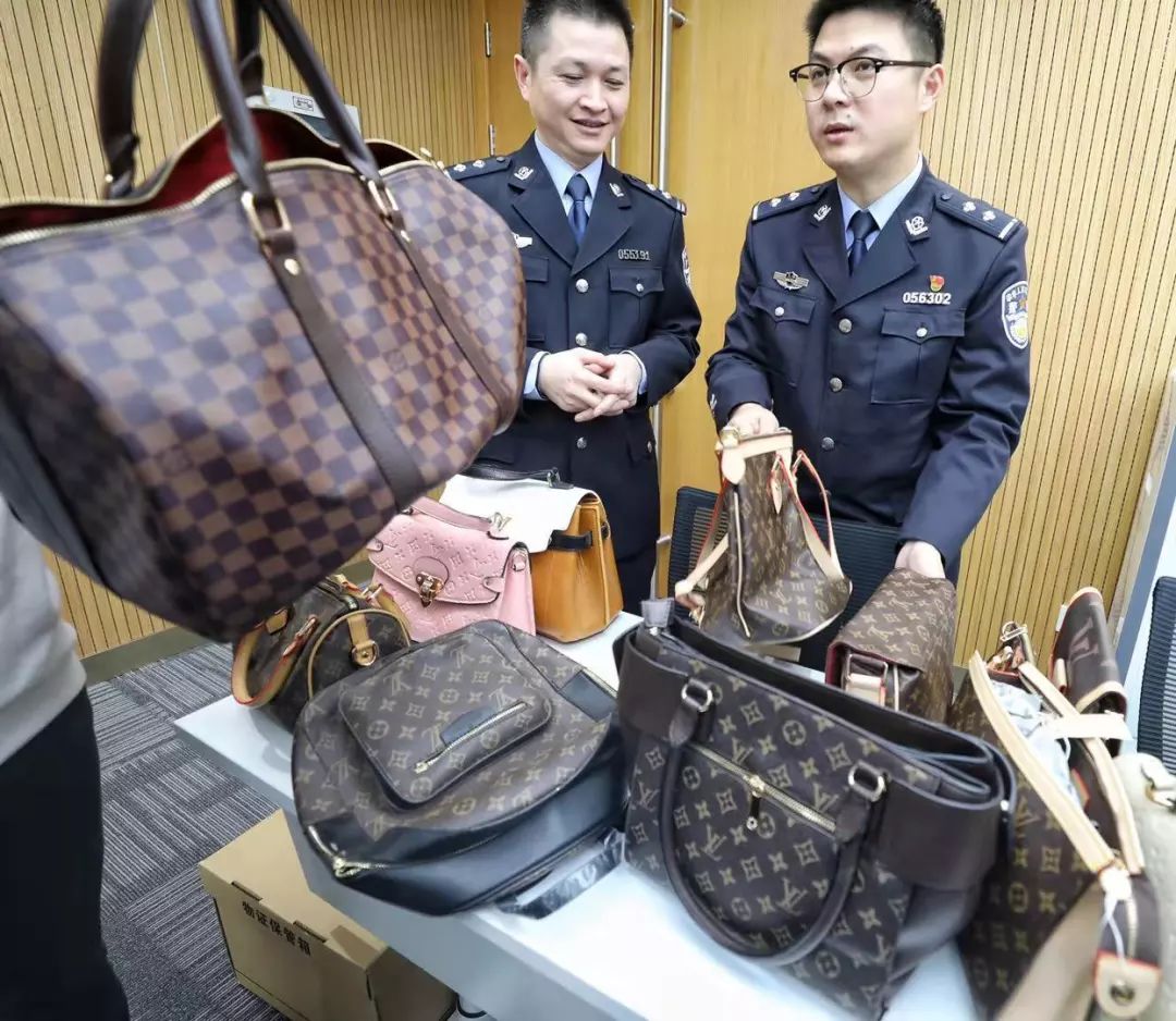 burberry围巾原价1980,burberry围巾是什么档次