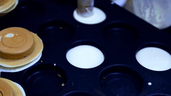 杨家坪大洋百货车轮饼,车轮饼摆摊火爆