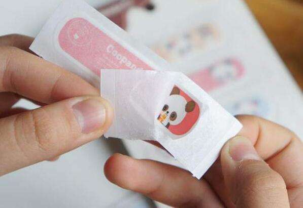 儿童正确使用创可贴的方法,创可贴可以保护伤口