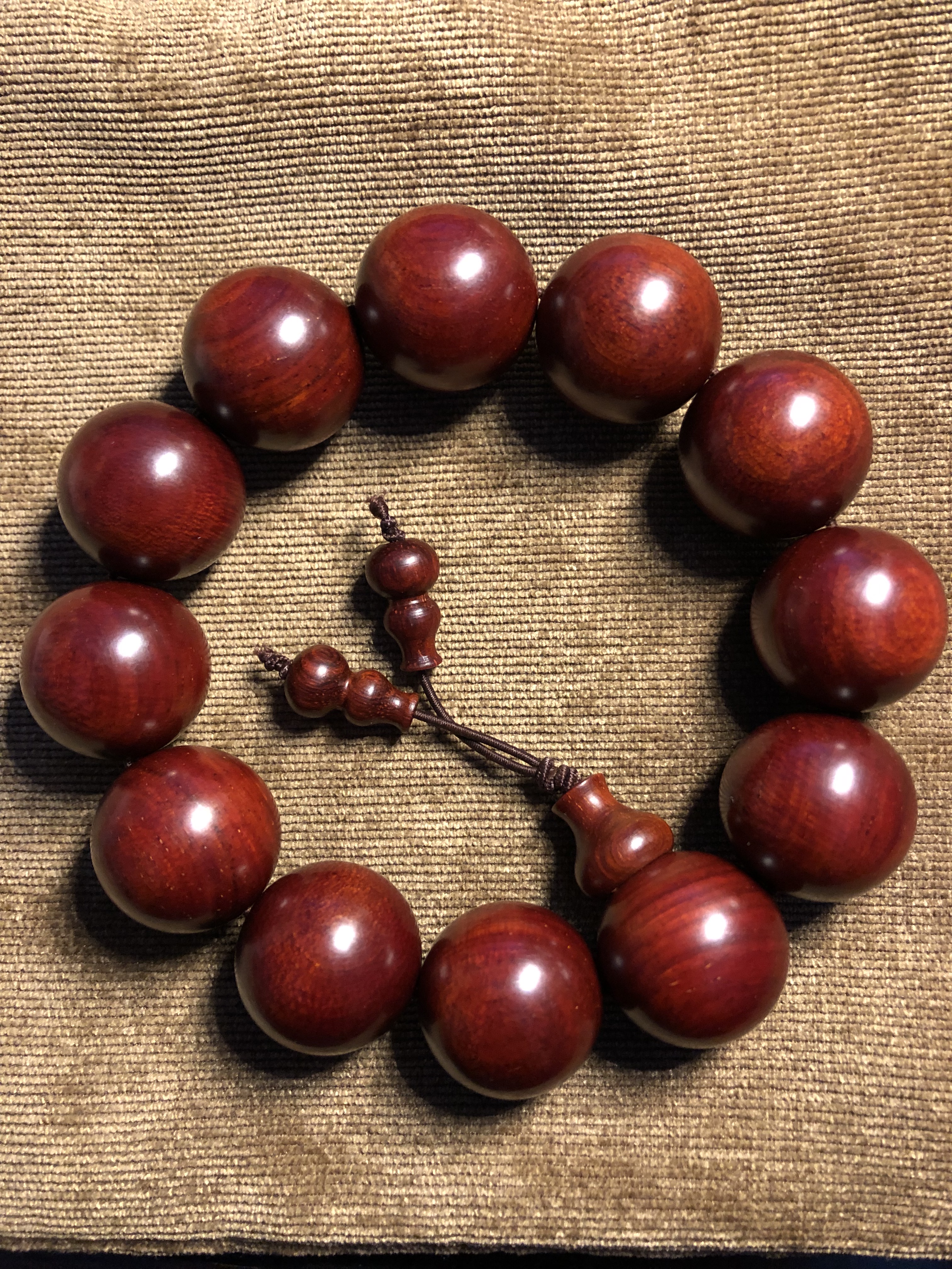 刚做出来的红木手串怎么盘,新做出来的檀香紫檀手串怎么盘