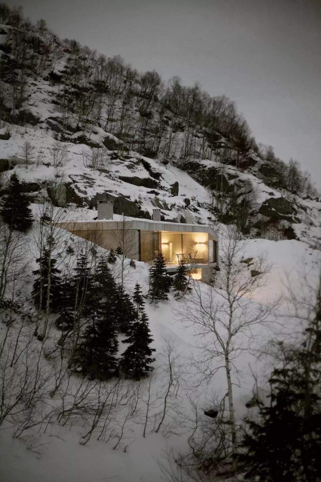 孤独的建筑物,孤独的建筑金湾