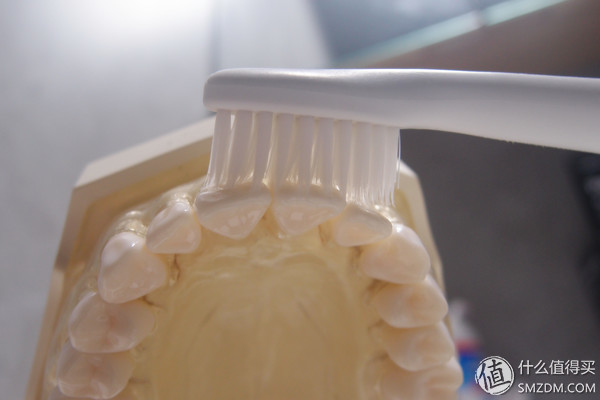 飞利浦入门级电动牙刷2019,usmile电动牙刷y1s和y1pro区别