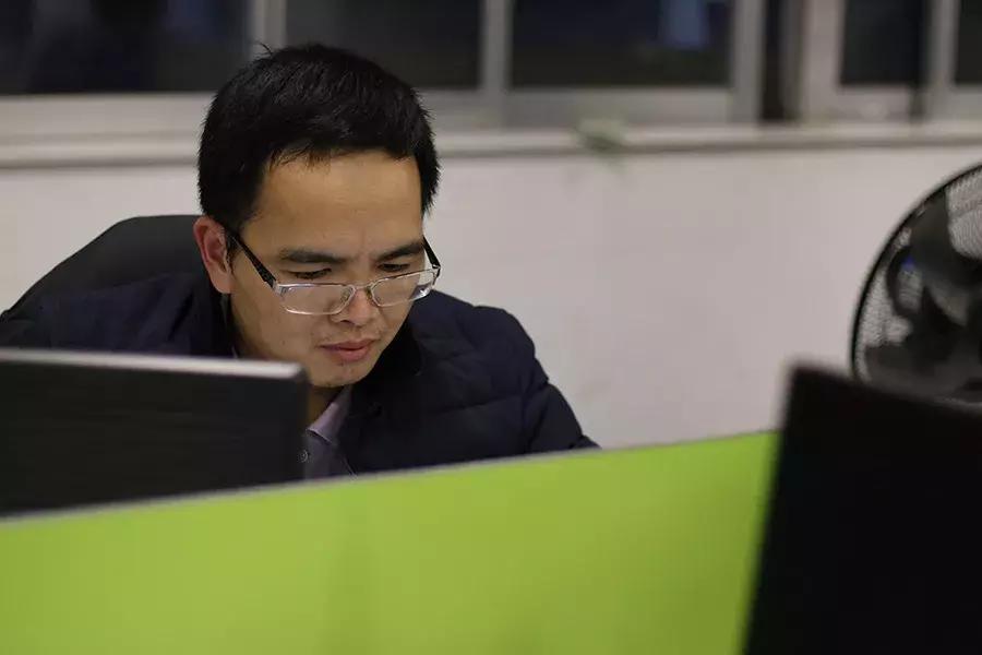 新存管上线冲刺ing，小袋带你瞧瞧夜里12点的攻城狮