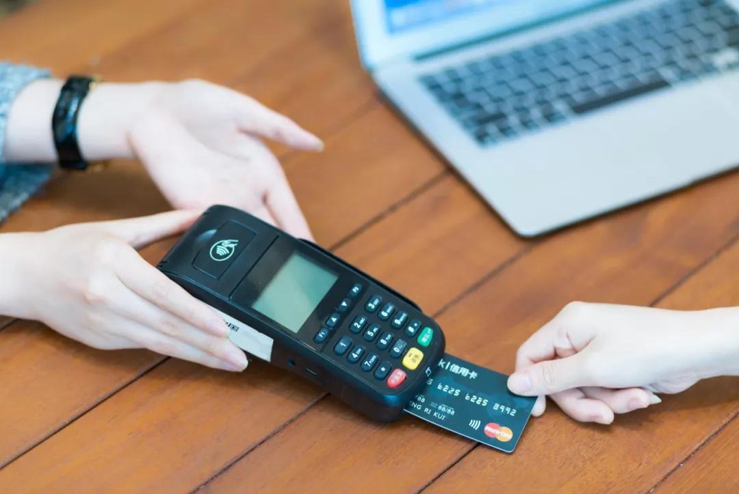 出境旅游刷信用卡,境外旅游刷信用卡有额度吗