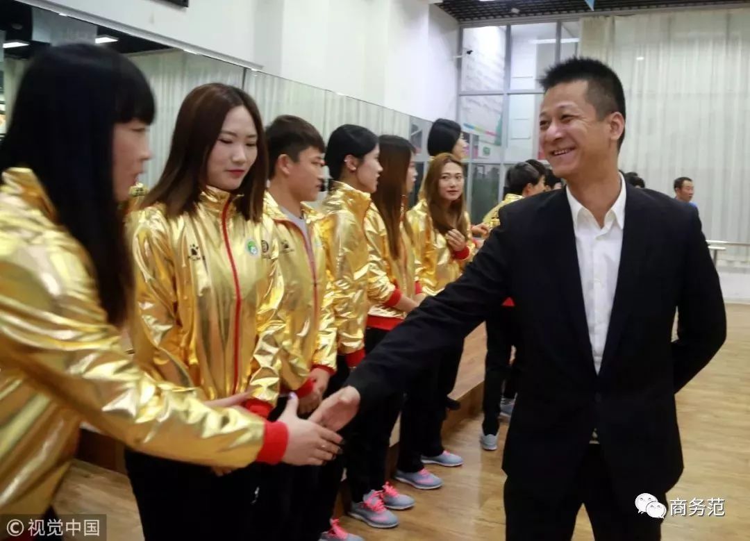 看完权健老总浮夸炫富日常，也是各种“夸大宣传”……