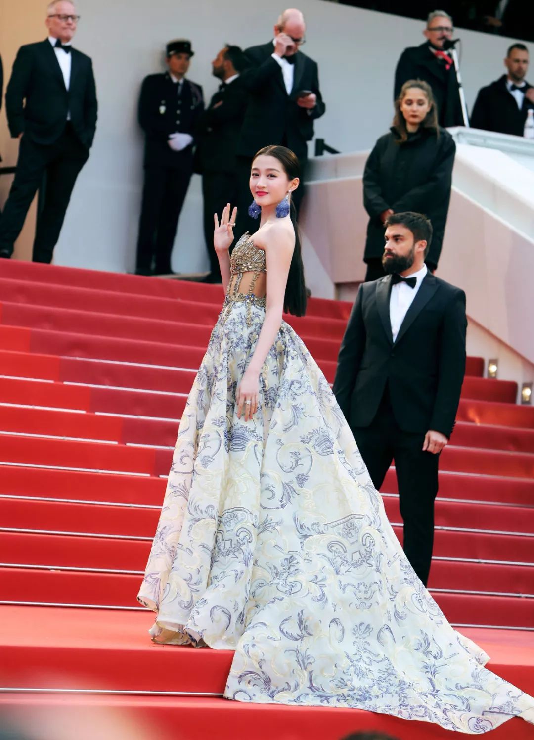 十八线网红戛纳红毯,十八线抖音网红