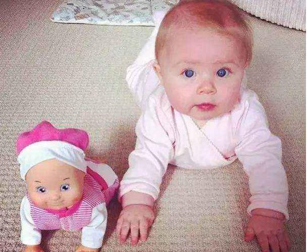 孩子长得跟父母不太像,孩子长得不像爸爸但像妈妈正常吗