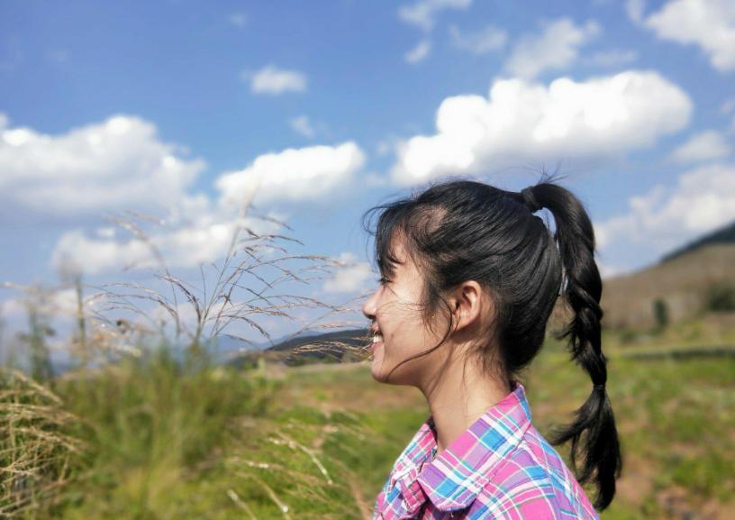 农村女孩进厂后遭领导电梯内“猥亵”，网友：别再说自己单身了