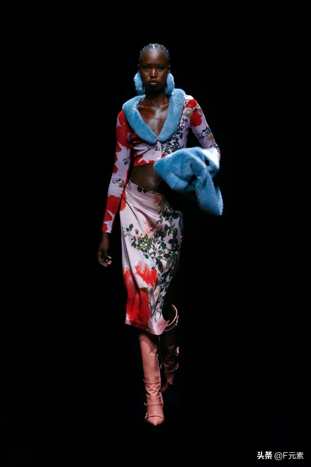 blumarine秋冬系列时装秀,blumarine2022米兰时装