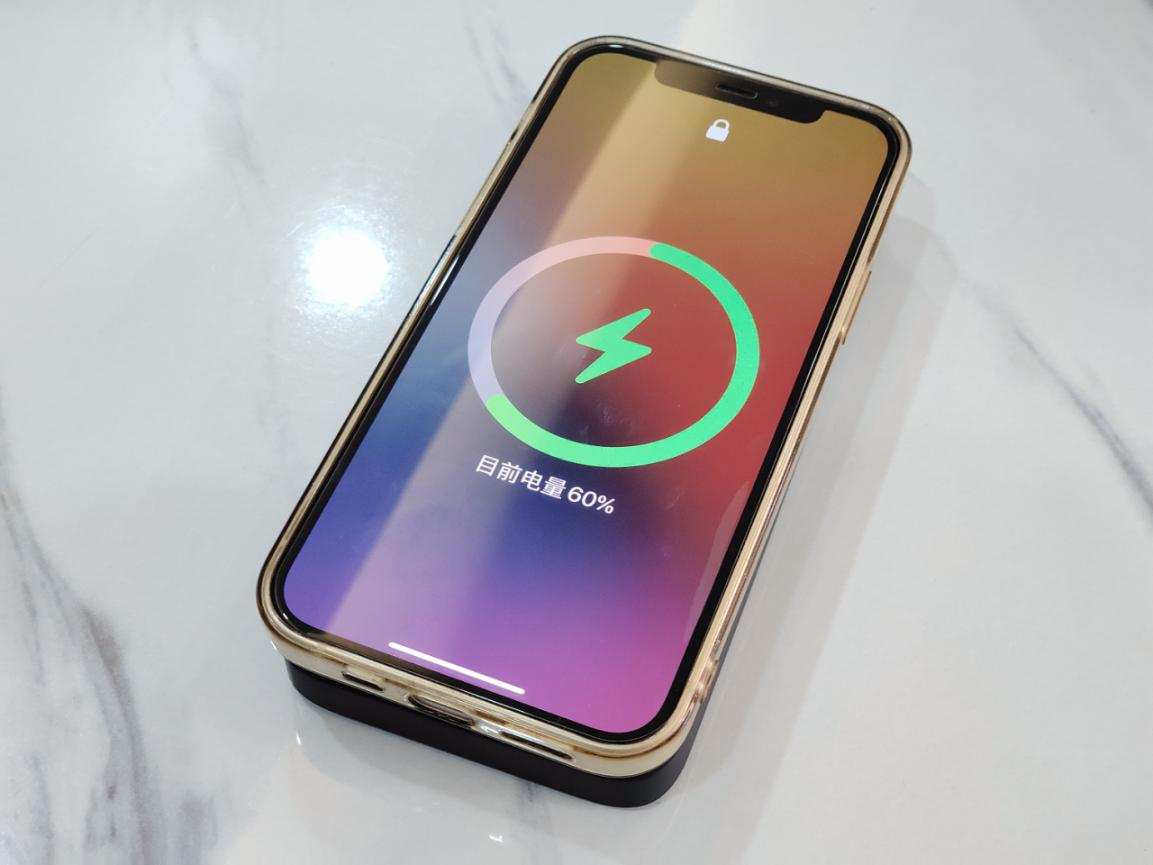 倍思无线快充移动电源怎么用,倍思40w无线超级闪充