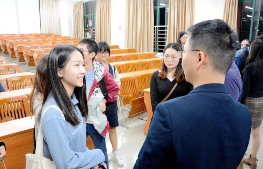 参公人员和公务员退休待遇一样吗,参公待遇与公务员区别