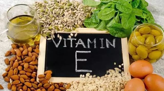 夏天了手脚干裂还有老茧,手脚干裂脱皮老茧用什么药膏