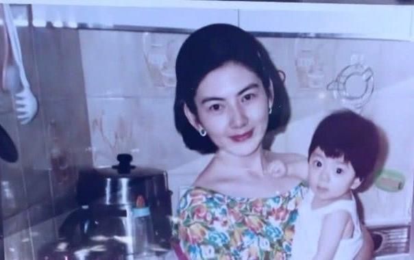 郑恺程晓玥母亲节目,郑恺现身程晓玥综艺