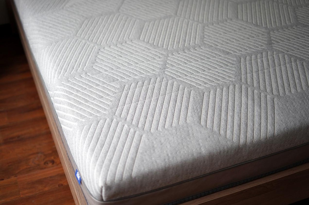 米粉亲自来验货售价两千多的8H金刚护脊乳胶床垫到底值不值