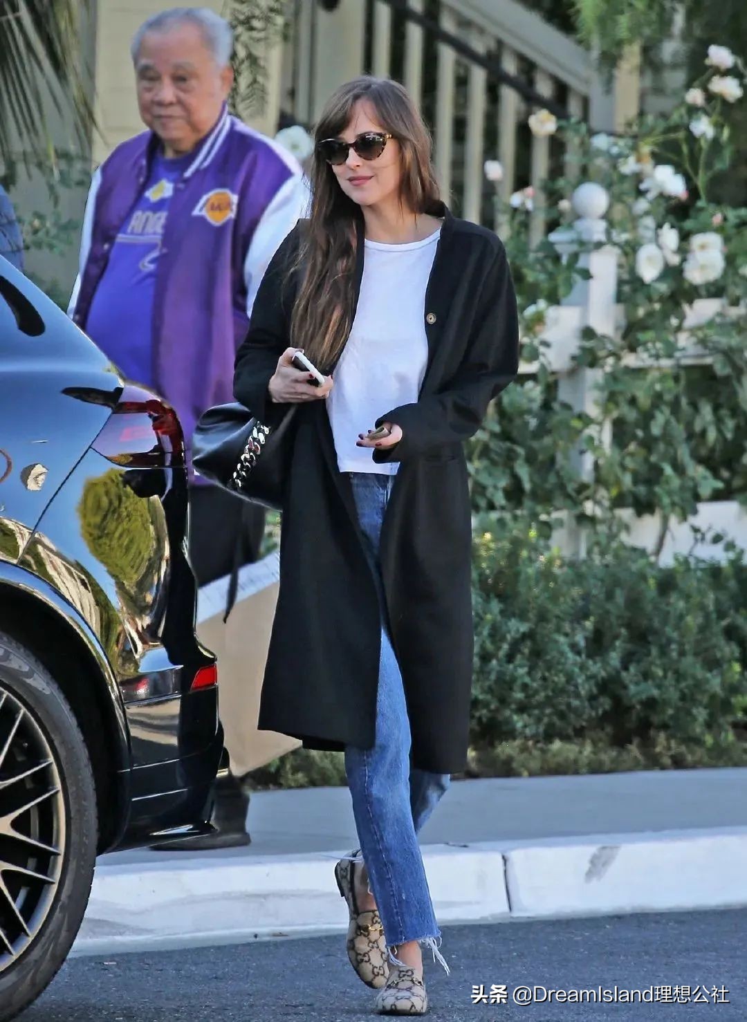 街拍白色乐福鞋,达妹街拍图文