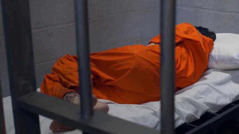 2010年,33人出海钓鱿,却只回来11人,他们经历了什么?