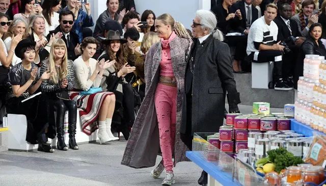 颠覆传统设计的时装秀,让你惊艳的时装秀场布置