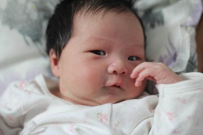 新生女宝竟然来月经？宝宝*处私**护理家长一定要重视！