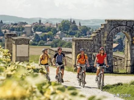 瑞士人竟然这么爱喝，拥有是世界遗产的葡萄园，作业还在靠手工