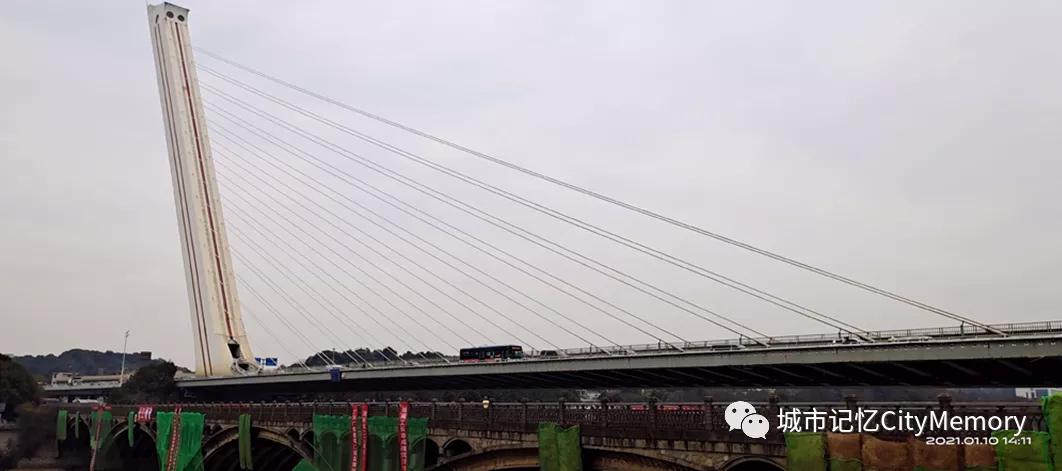 走过古老的石拱桥,长沙市洪山庙老桥哪年通车