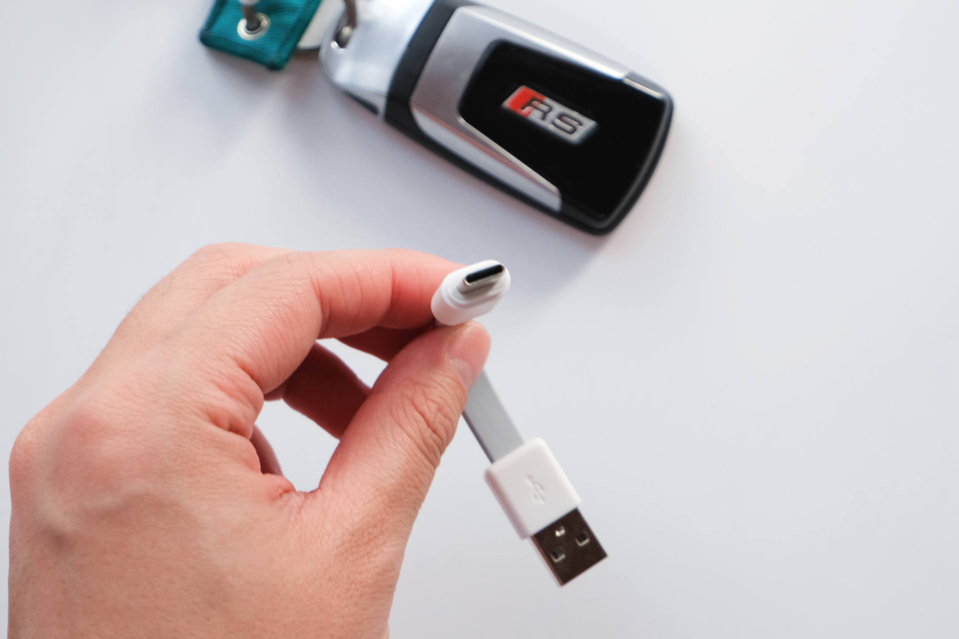 无线充电器三合一充电宝,摩米士无线充电宝测评