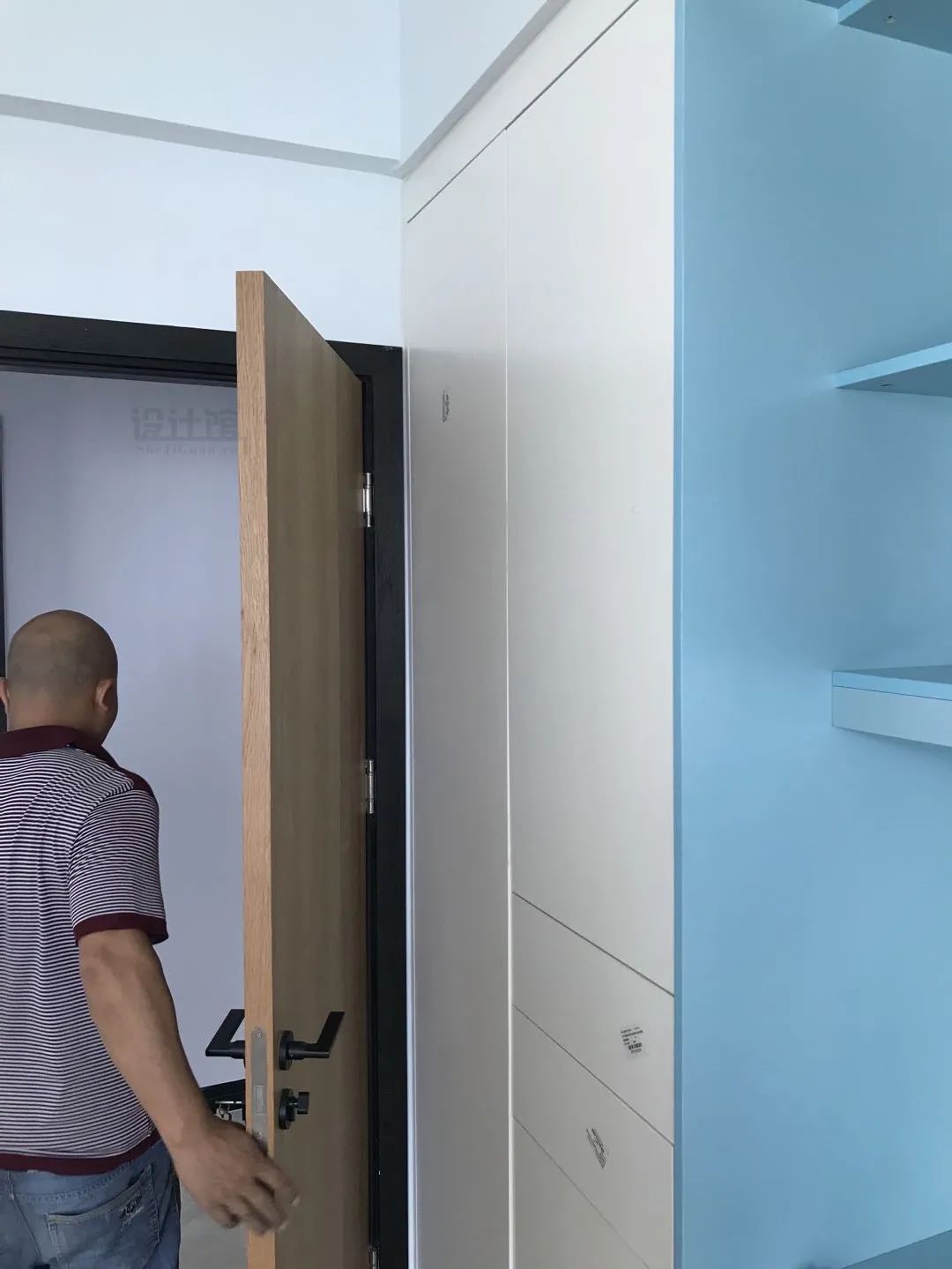 实木多层板做柜门容易变形吗,1.7米多层板做柜门会变形吗