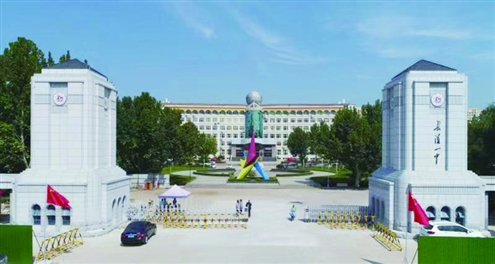 守正育新人丹心铸师魂心得体会,红心向党守初心党徽闪耀铸师魂