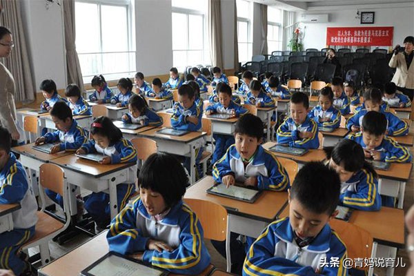 八岁多小男孩经常喊大腿疼,8岁男孩时常喊肚子疼头晕