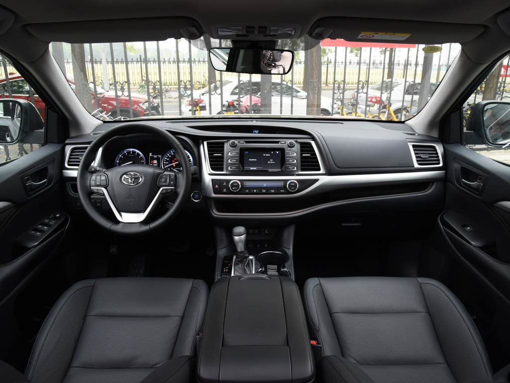 时隔1年，首次月销破万，汉兰达配大七座+进口2.0T，仍要加价