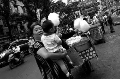 涓婃捣浜虹溂涓殑褰郸鏂版潙,涓婃捣浜虹溂閲岀殑褰郸鏂版潙