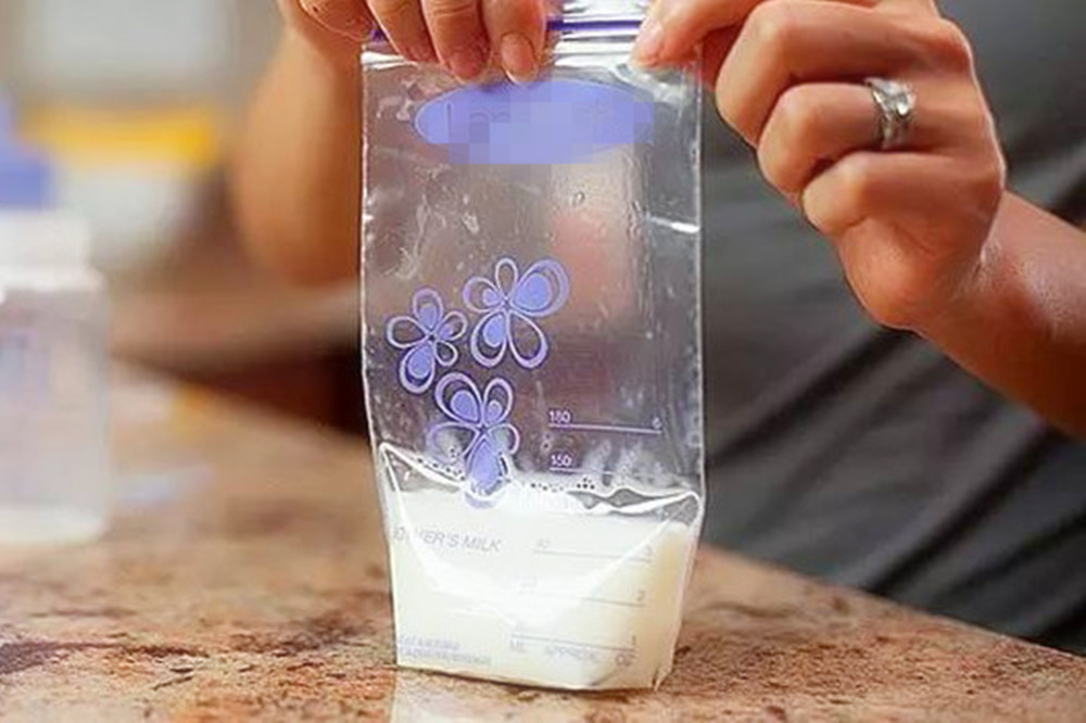 母乳太多了怎么办？“犒劳”丈夫合适吗？看看过来人的做法