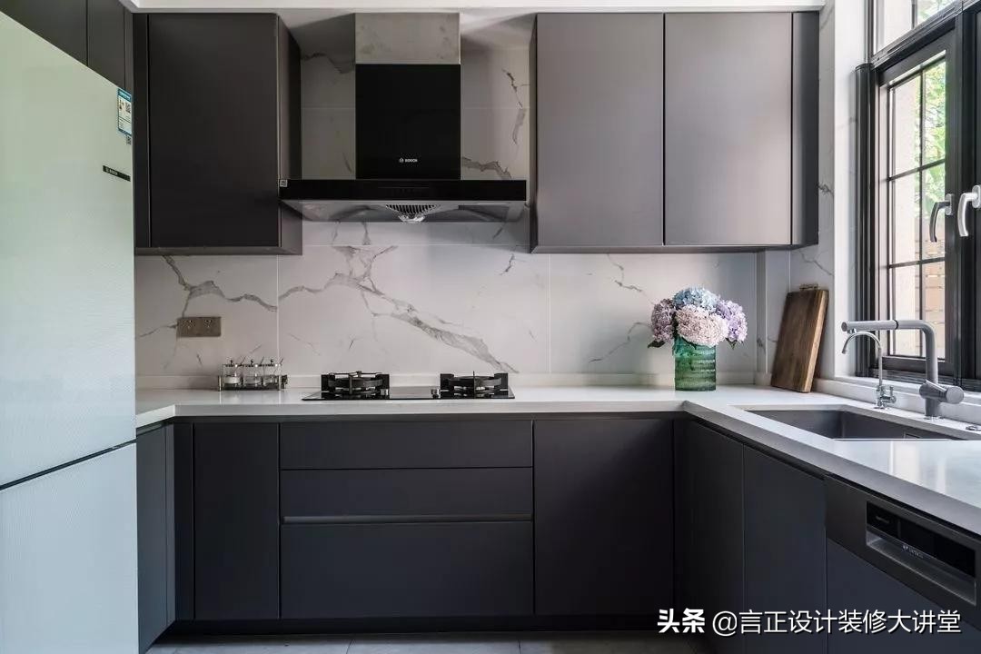 厨房一到夏天就很热怎么解决,重庆厨房太热怎么解决