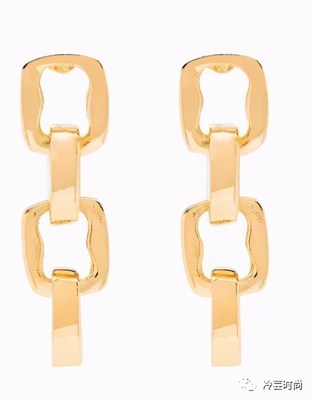 项链的活动扣佩戴方法,项链的佩戴要讲究八大搭配技巧