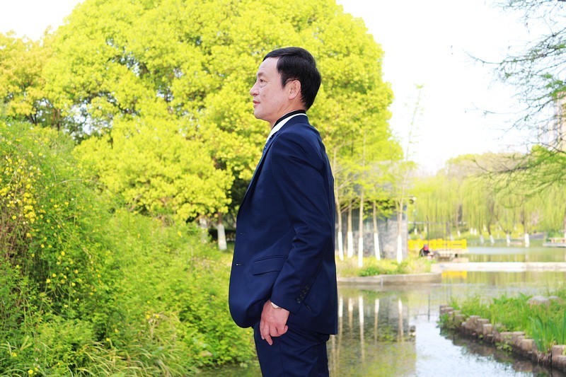 如何穿出儒雅随和富有学识的气质,穿出优雅品质感