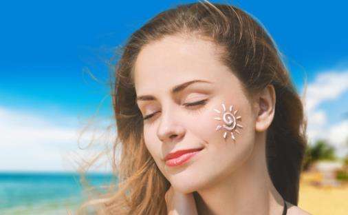 有法令纹最好的方法怎么做,有法令纹还好看的女生