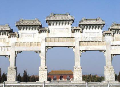 孙殿英盗掘清东陵宝物去哪里了,清东陵有几个陵墓被孙殿英盗