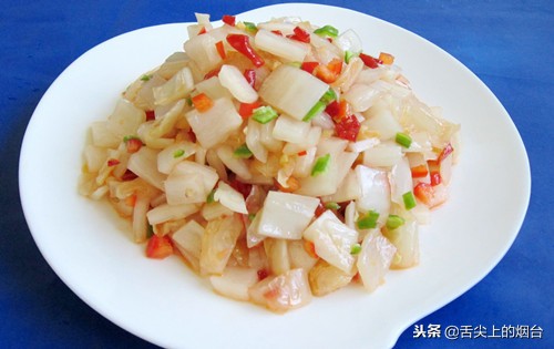 大白菜过油不会腻的做法,西瓜视频大白菜这么吃天天都不腻