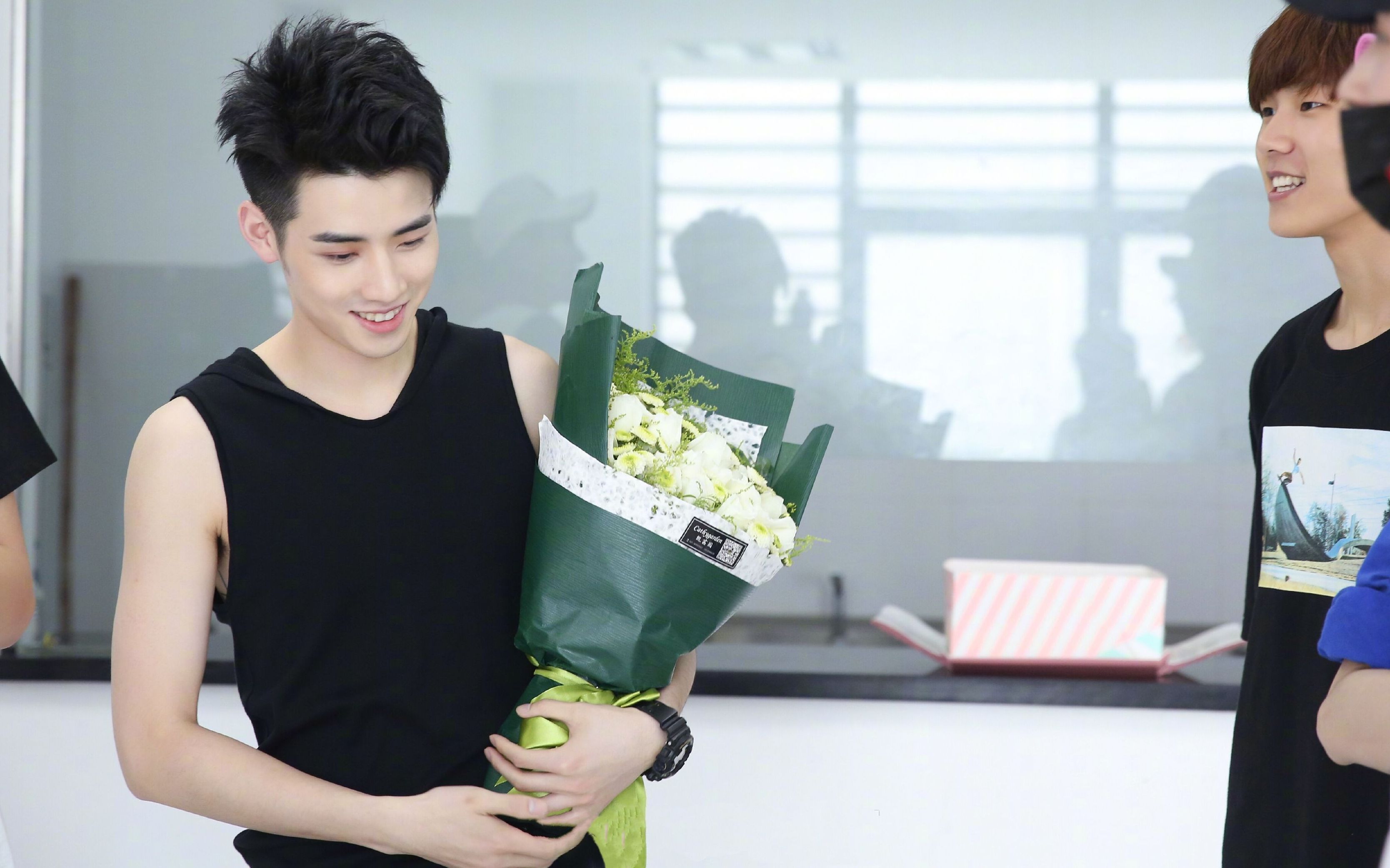 *欲色**熏心！明知“玩弄女性”会翻车，为何还有男星“自取灭亡”？