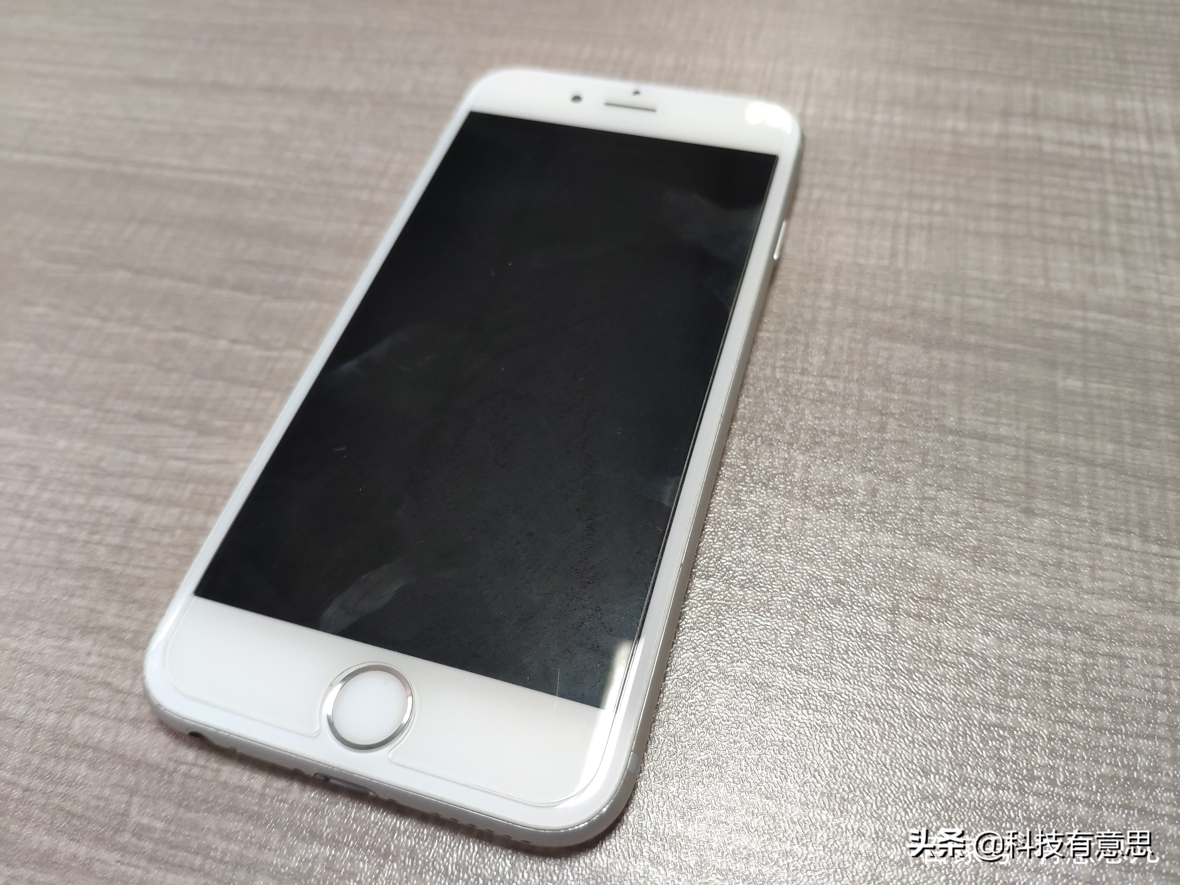 iphone6s掉进水开不了机怎么办,苹果6s掉水里挽救措施