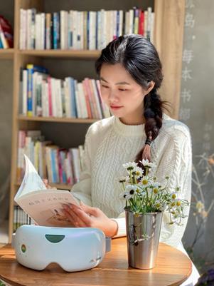 眼睛有刺痛感是怎么回事,眼睛见到强光有刺痛感