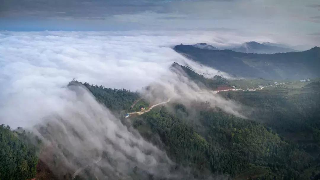 龙泉山山顶看美景,美丽的龙泉山