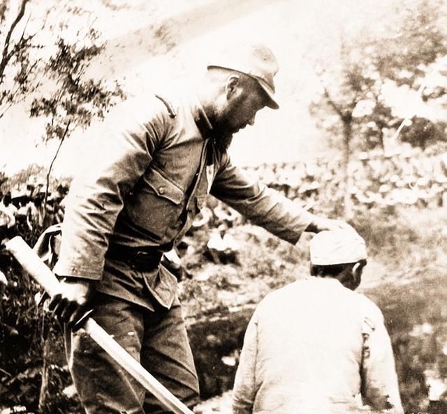 日军泯灭人性的酷刑：铁丝穿*体下**、穿火背心、口吞火炭，变态至极