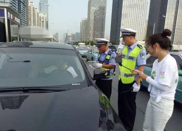 汽车装隐私玻璃怎么处罚,汽车自带隐私玻璃罚款吗