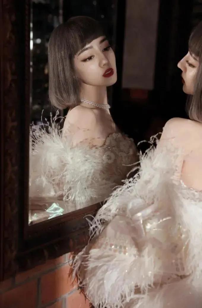 迪丽热巴薄唇,把迪丽热巴换成黄金比例脸