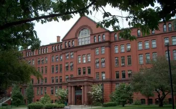 全美排名第二的公立大学,威廉玛丽学院是文理学院吗