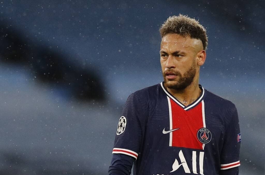 内马尔想和c罗一起踢球,内马尔说合作c罗